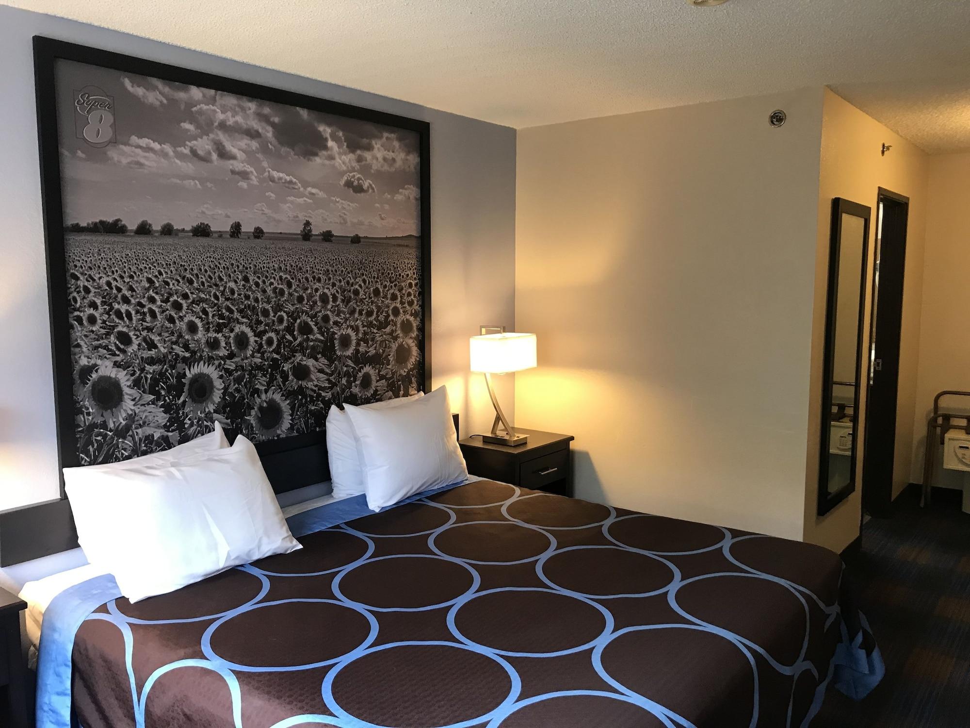 Super 8 By Wyndham Lenexa Overland Park Area/Mall Area Luaran gambar