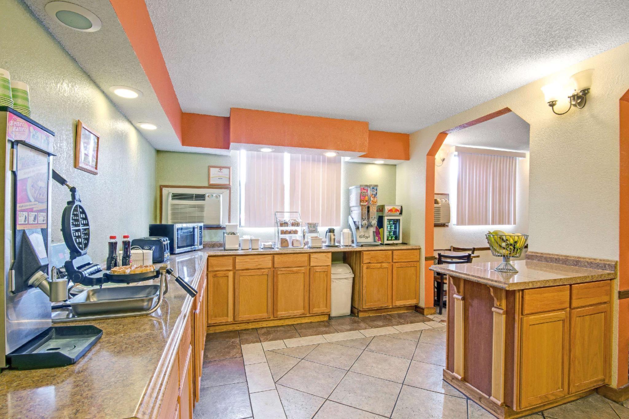 Super 8 By Wyndham Lenexa Overland Park Area/Mall Area Luaran gambar