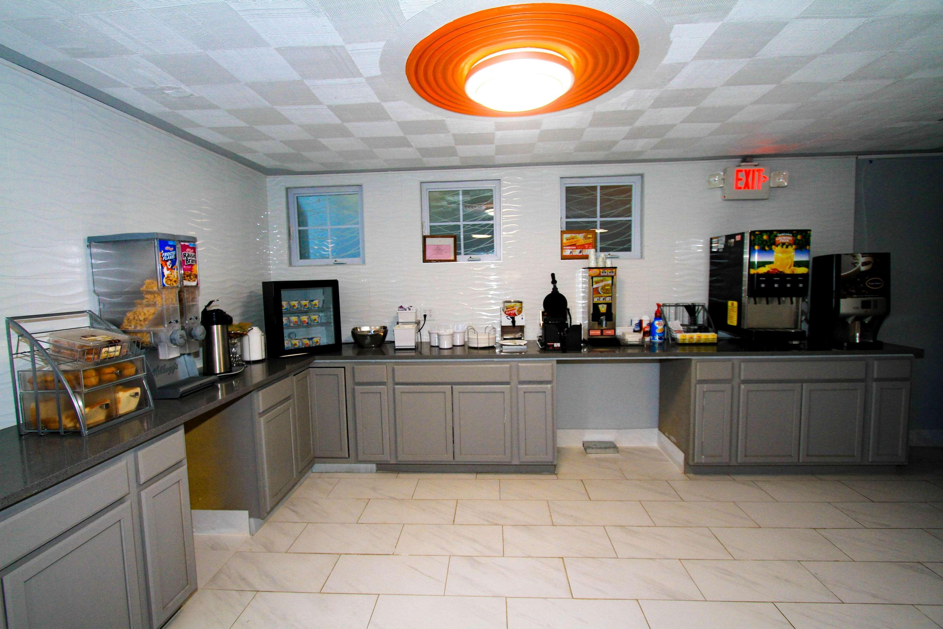 Super 8 By Wyndham Lenexa Overland Park Area/Mall Area Luaran gambar