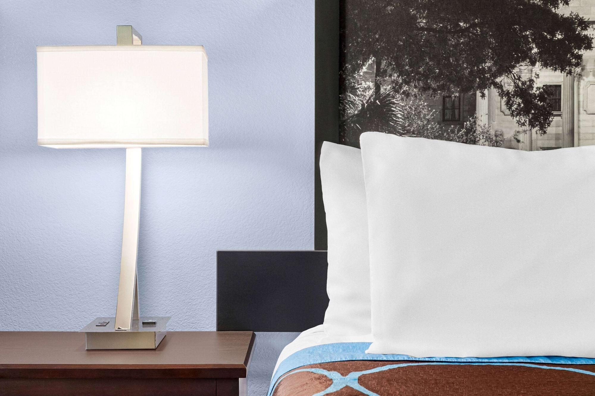 Super 8 By Wyndham Lenexa Overland Park Area/Mall Area Luaran gambar