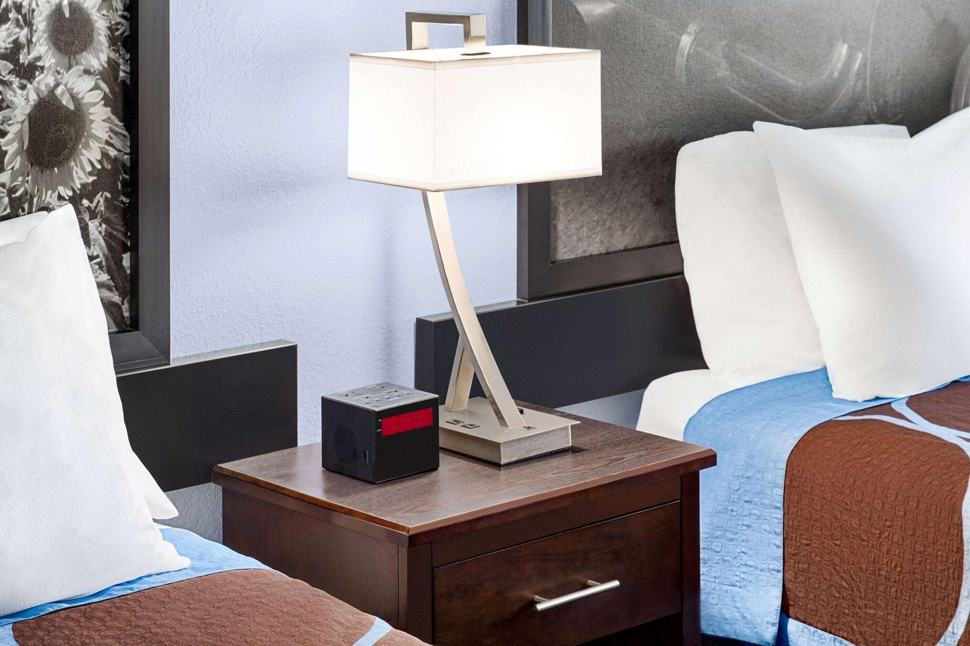 Super 8 By Wyndham Lenexa Overland Park Area/Mall Area Luaran gambar